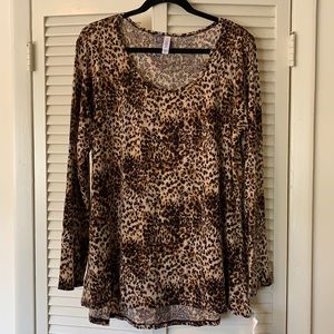 LuLaRoe Lynnae Top- 2XL-NWT!